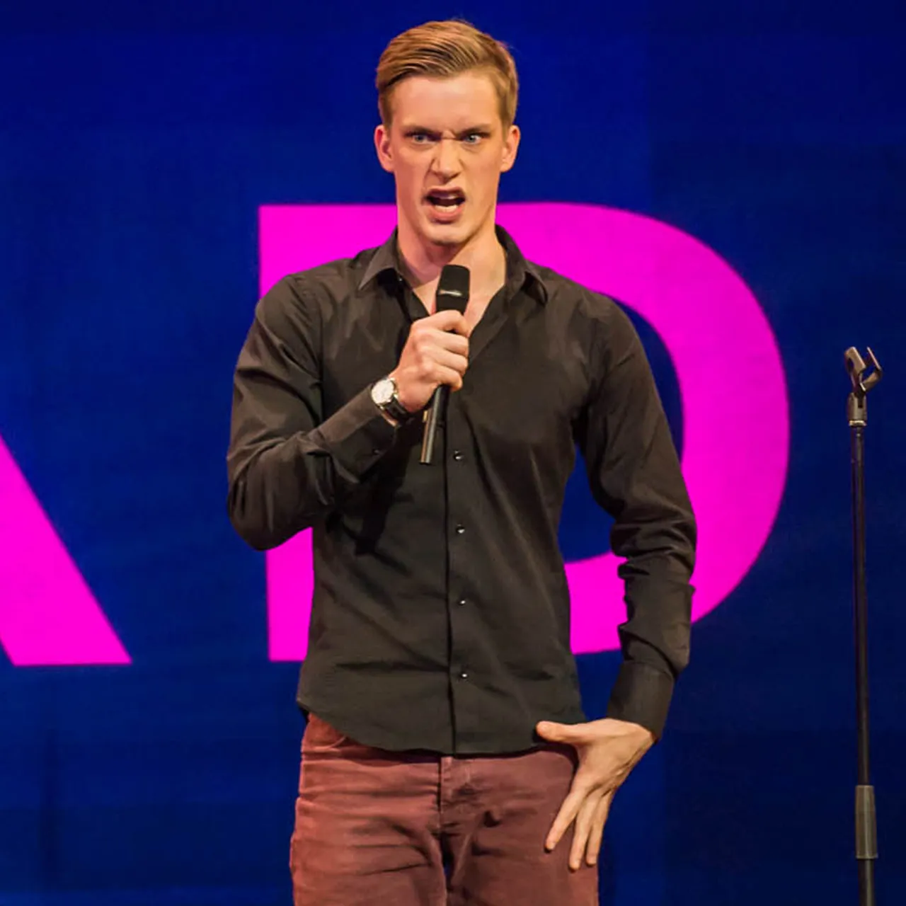 Daniel Sloss performing live on stage